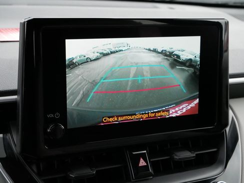 Certified 2024 Toyota Corolla Cross LE image 31