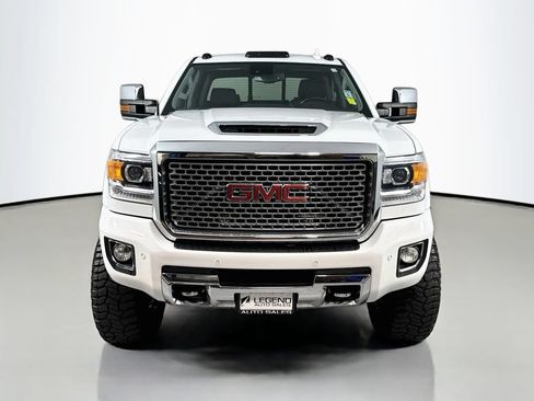 Used 2017 GMC Sierra 2500 Denali w/ Duramax Plus Package AWD/4WD image 2