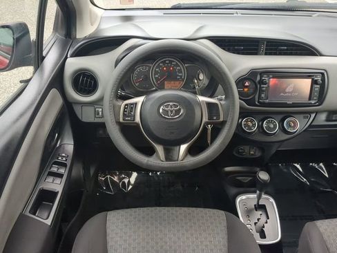 Used 2017 Toyota Yaris L image 15