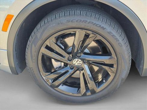 Used 2023 Volkswagen Tiguan SE R-Line FWD image 22