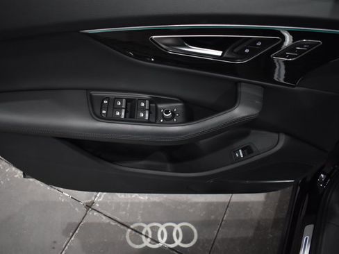Used 2022 Audi Q7 Premium Plus w/ Premium Plus Package image 35