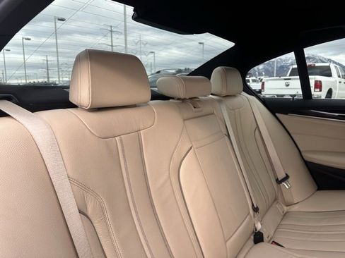 Used 2017 BMW 530i xDrive image 19