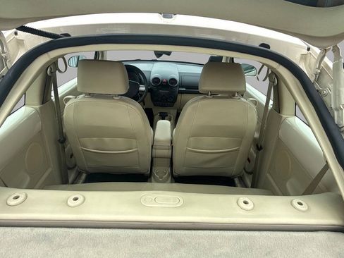 Used 2008 Volkswagen Beetle S FWD image 18
