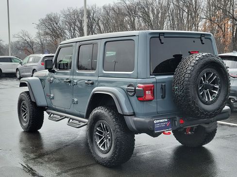 Used 2024 Jeep Wrangler Unlimited Rubicon image 3