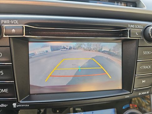 Used 2018 Toyota RAV4 XLE image 25