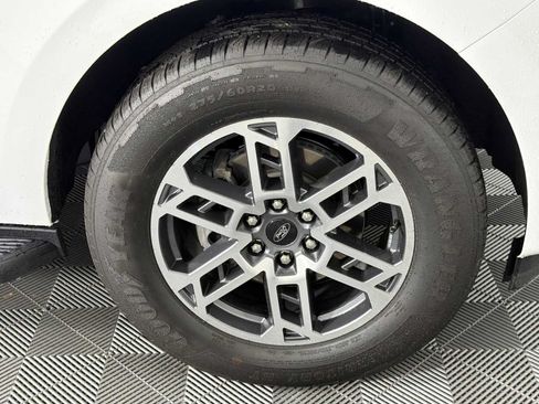 Used 2026 Ford Expedition Active RWD image 12