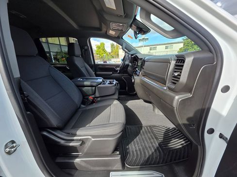 Used 2024 Chevrolet Silverado 3500 LT image 16