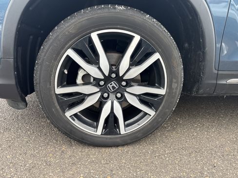 Used 2022 Honda Pilot Touring image 11