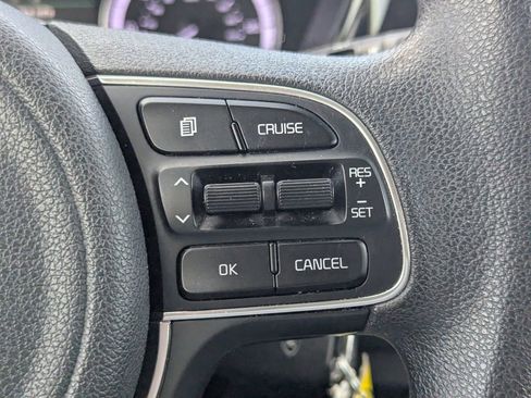 Used 2021 Kia Niro LX image 25