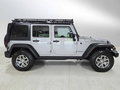 Used 2015 Jeep Wrangler Unlimited Rubicon w/ Connectivity Group AWD/4WD image 2