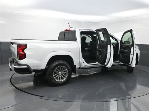 Used 2024 Chevrolet Colorado LT w/ LT Convenience Package image 37