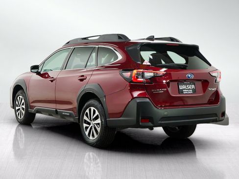 Used 2025 Subaru Outback Premium AWD/4WD image 3