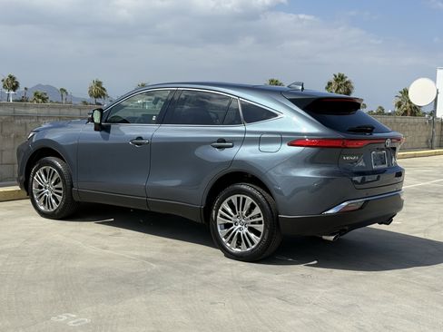 Used 2022 Toyota Venza Limited AWD/4WD image 9