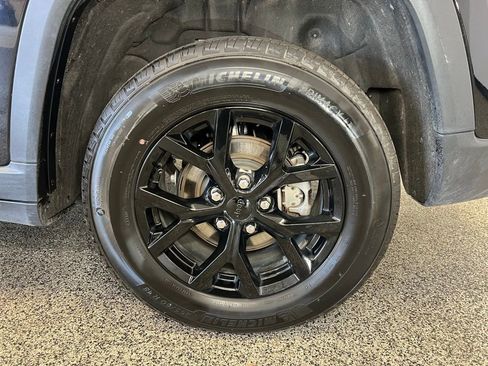 Used 2024 Jeep Grand Cherokee Altitude image 22