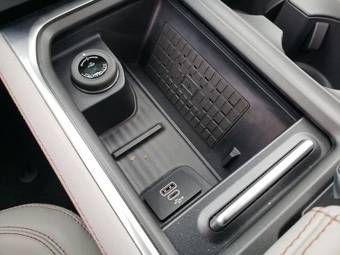 New 2025 Ford Expedition Active image 29