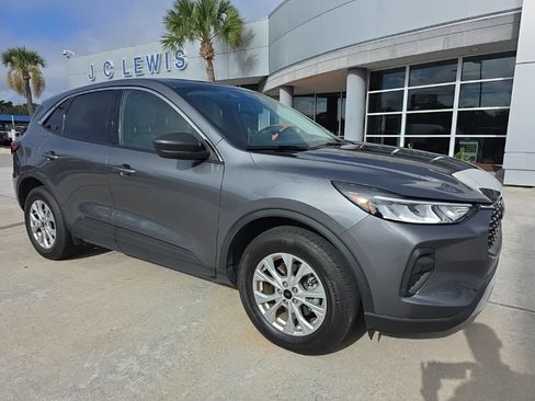Used 2024 Ford Escape Active w/ Tech Pack #1 AWD/4WD image 1