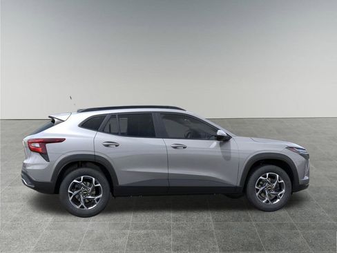 New 2026 Chevrolet Trax LT w/ Driver Confidence Package FWD image 37