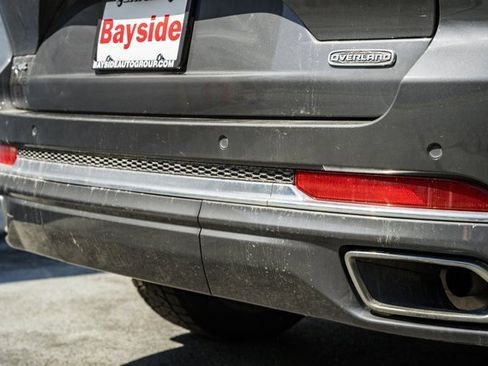 Used 2022 Jeep Grand Cherokee Overland w/ Luxury Tech Group IV image 41