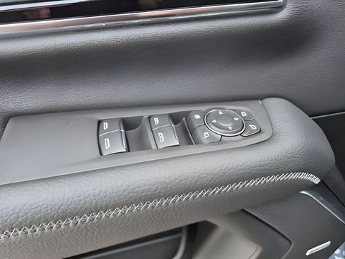 New 2026 GMC Yukon Denali w/ Sun & Power Step Package AWD/4WD image 28