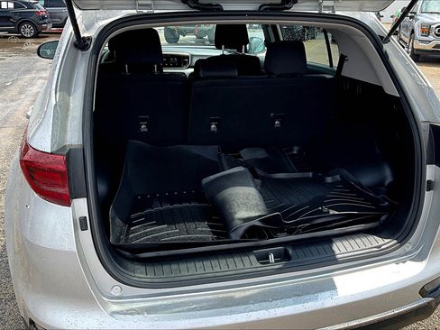 Used 2020 Kia Sportage LX image 18