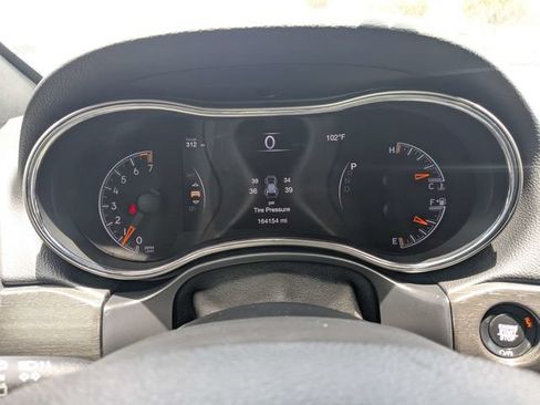 Used 2018 Jeep Grand Cherokee Laredo AWD/4WD image 26