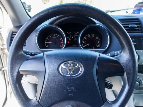 Used 2012 Toyota Highlander FWD image 13