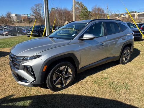 Certified 2025 Hyundai Tucson SEL image 3