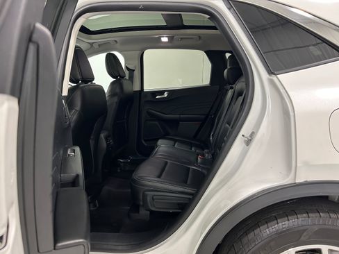 Used 2021 Ford Escape SEL w/ Technology Package AWD/4WD image 29