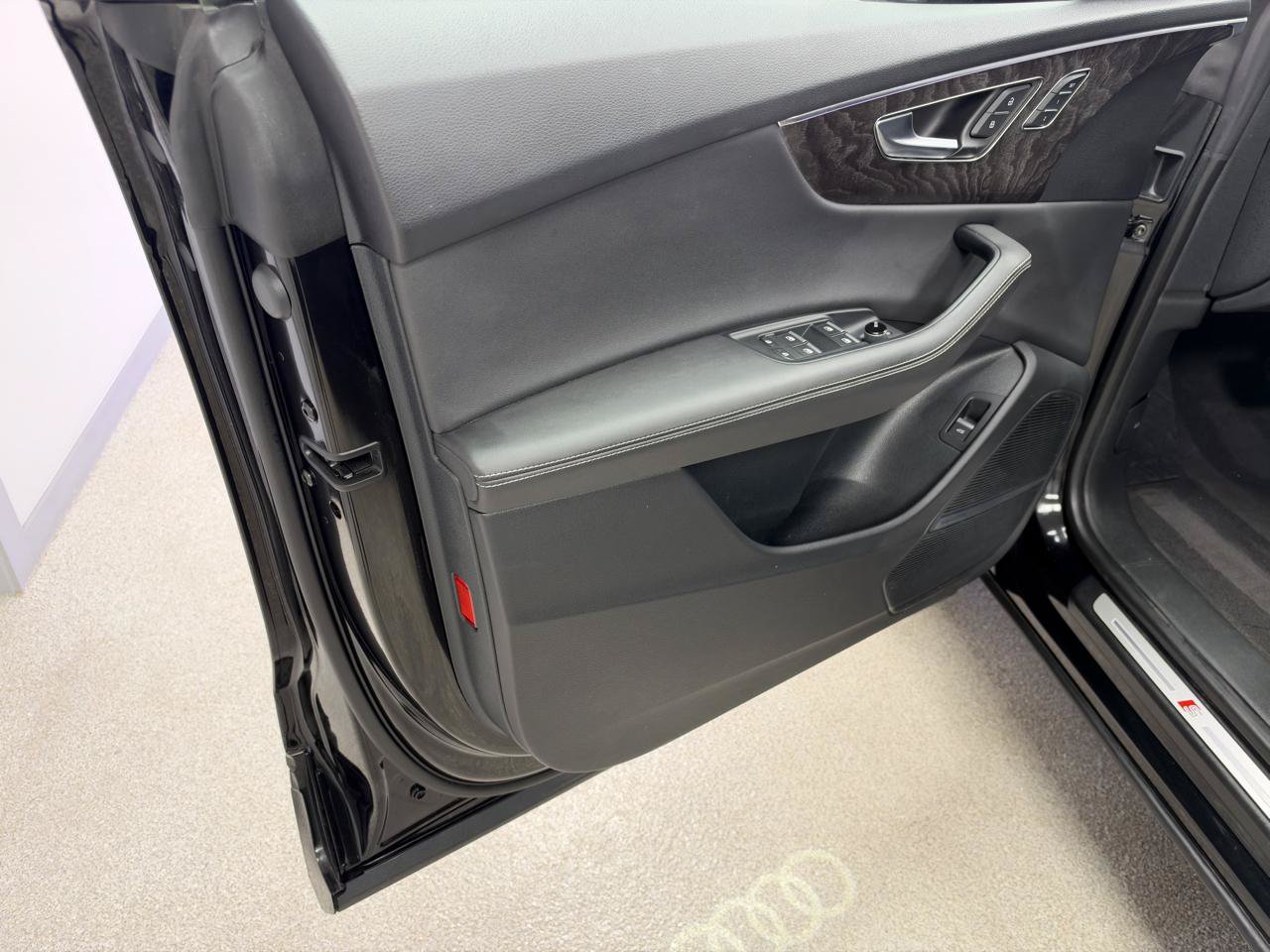 Used 2023 Audi Q8 Prestige w/ Prestige Package AWD/4WD image 14