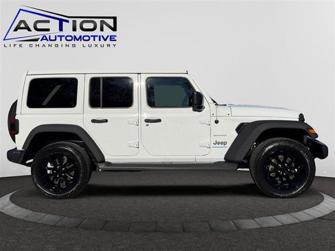 Used 2023 Jeep Wrangler Sahara w/ Cold Weather Group image 9