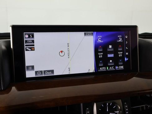 Used 2018 Lexus LX 570 4WD w/ Luxury Package image 7