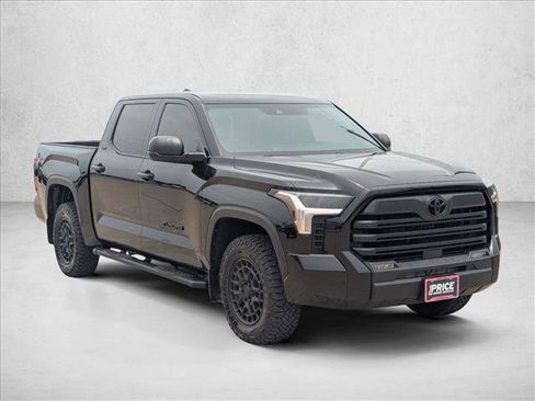 Used 2025 Toyota Tundra SR5 w/ SR5 Premium Package AWD/4WD image 3