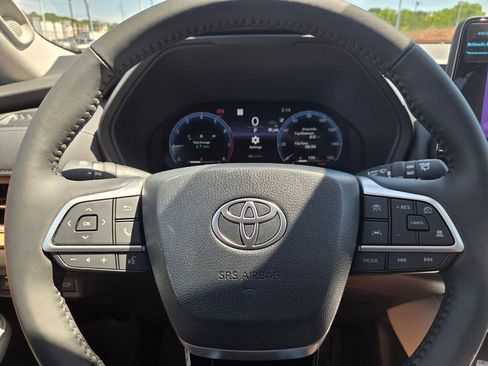 New 2026 Toyota Grand Highlander FWD image 25