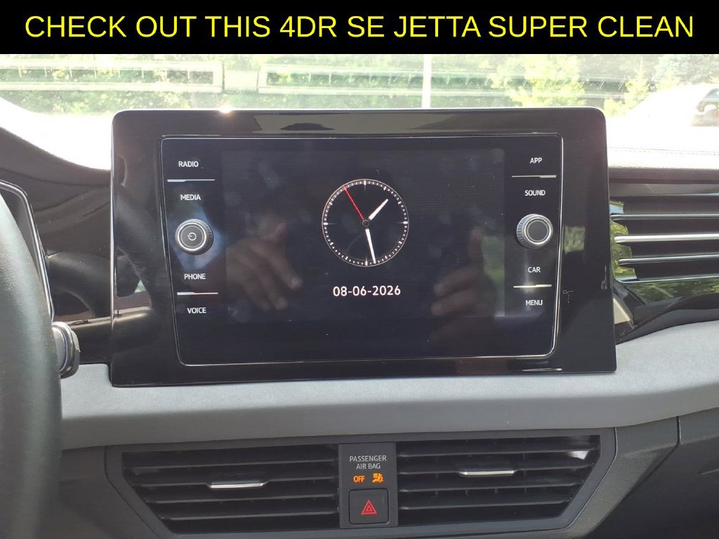 Used 2025 Volkswagen Jetta SE FWD image 19