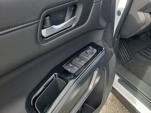 New 2026 Nissan Pathfinder SL AWD/4WD image 15