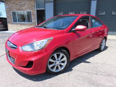 Used 2012 Hyundai Accent GLS w/ Premium Pkg 3