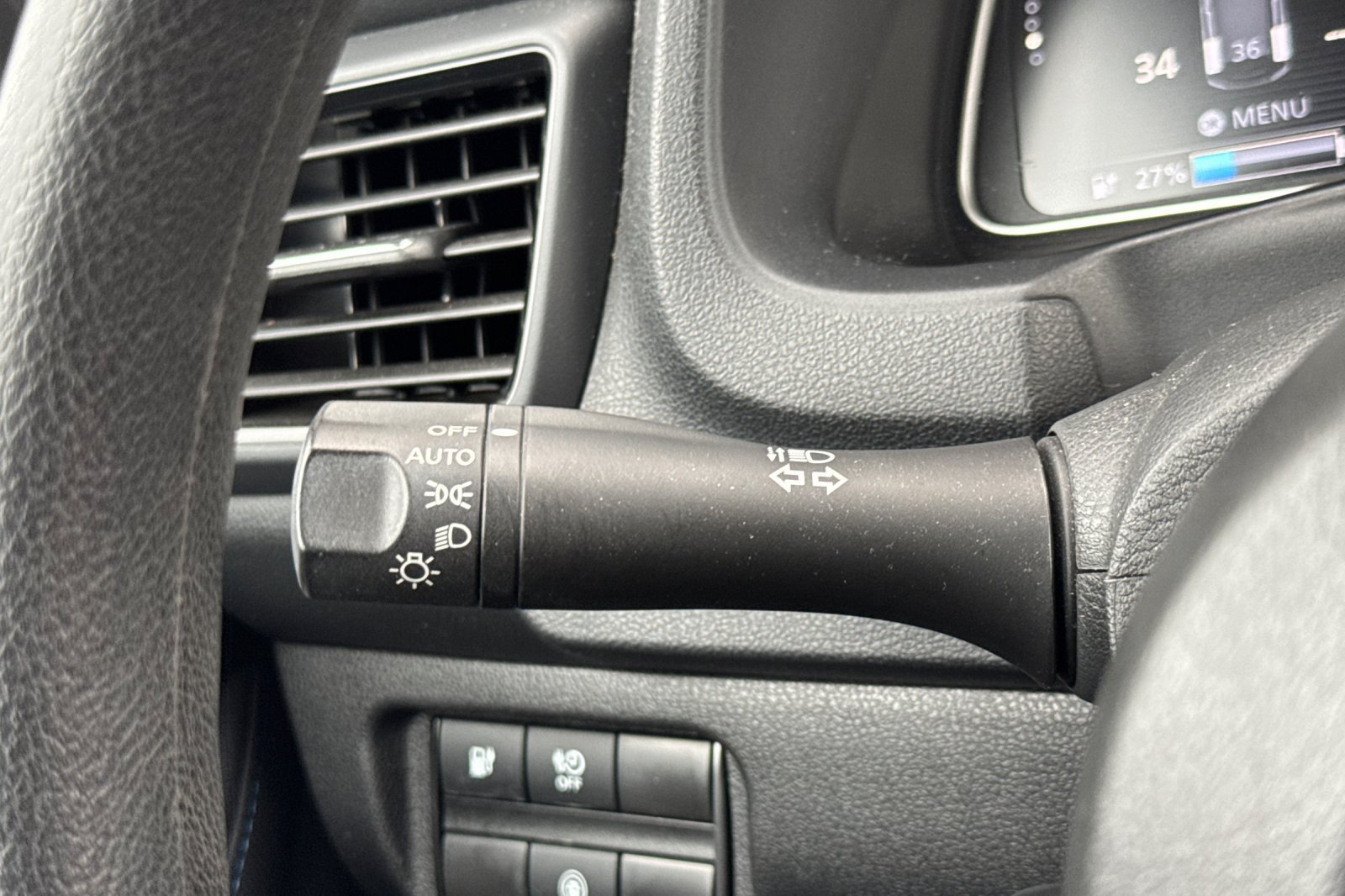 Used 2025 Nissan Leaf S FWD image 38