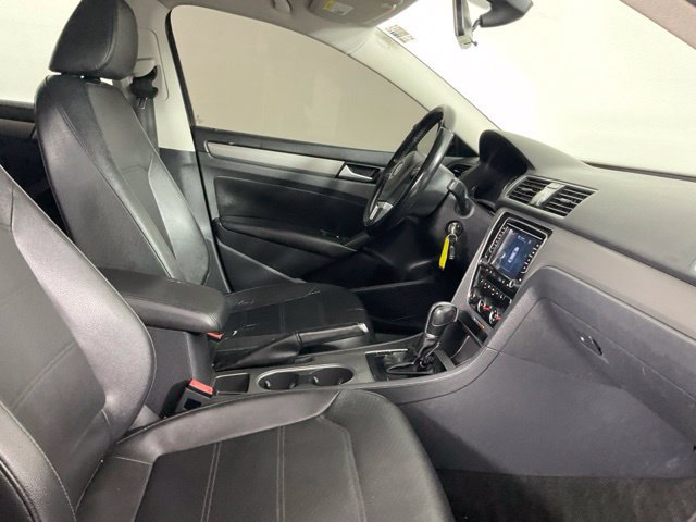 Used 2015 Volkswagen Passat 1.8T Sport FWD image 9