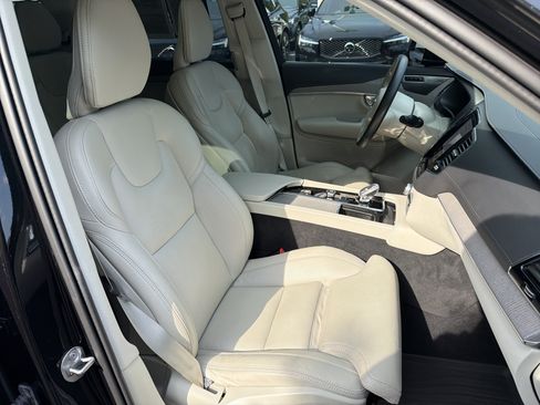 Certified 2025 Volvo XC90 T8 Ultra w/ Protection Package Premier AWD/4WD image 35