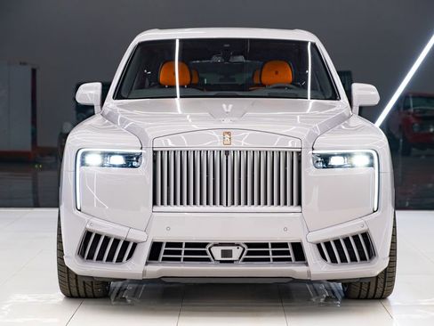Used 2026 Rolls-Royce Cullinan AWD/4WD image 2