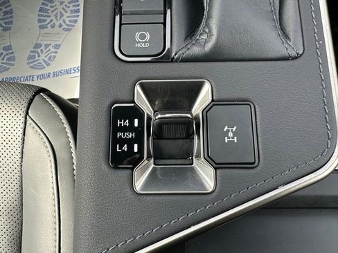 Used 2024 Lexus GX 550 image 37