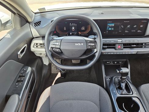 Used 2025 Kia K4 FWD image 29