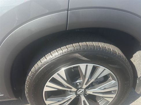 Certified 2023 Nissan Rogue SV w/ SV Premium B Package FWD image 11