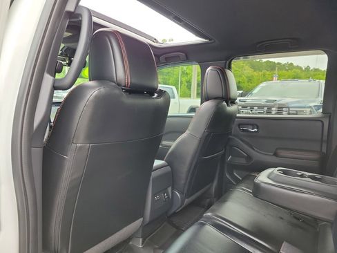 Used 2023 Nissan Frontier PRO-4X w/ Pro-4X Premium Package AWD/4WD image 10