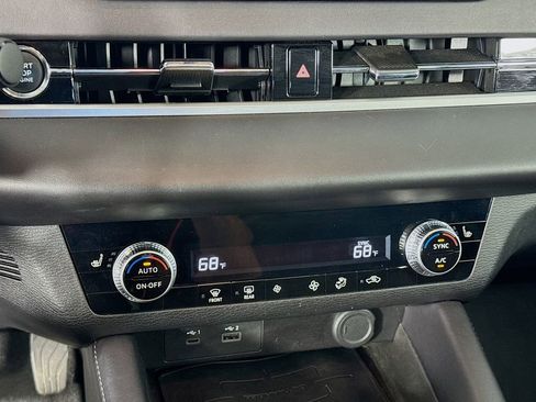 Used 2023 Mitsubishi Outlander SE image 22