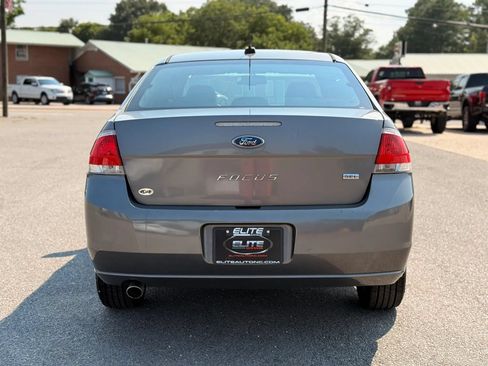 Used 2010 Ford Focus SEL FWD image 9