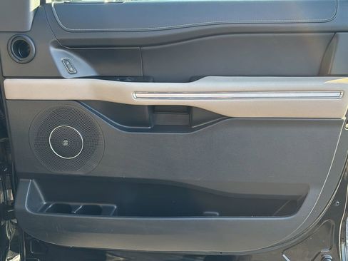 Used 2024 Ford Expedition Limited image 38