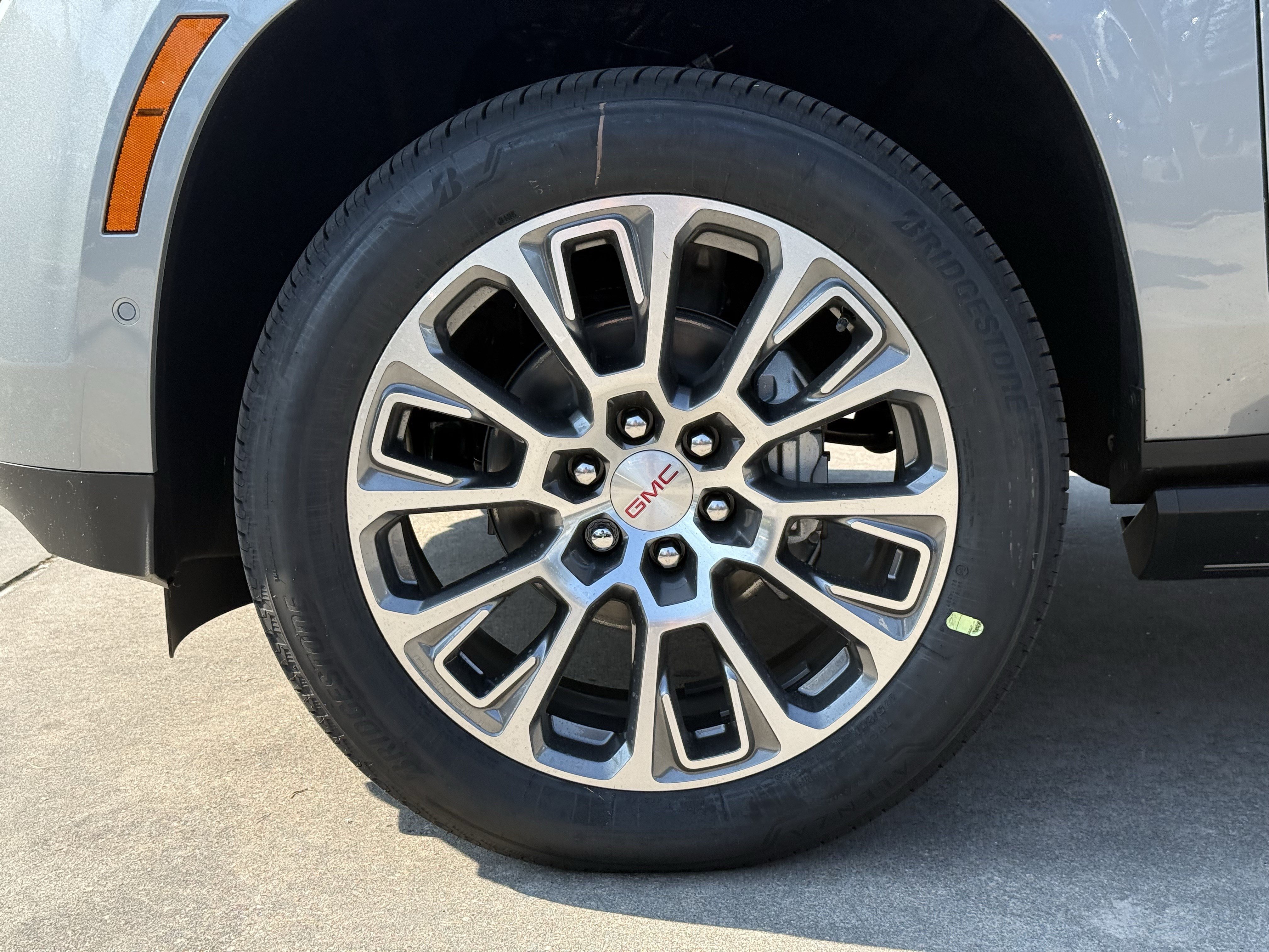 New 2027 GMC Yukon Denali w/ Sun & Power Step Package RWD image 9