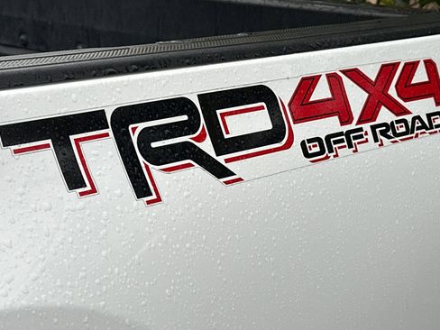 Used 2020 Toyota Tacoma TRD Off-Road image 9