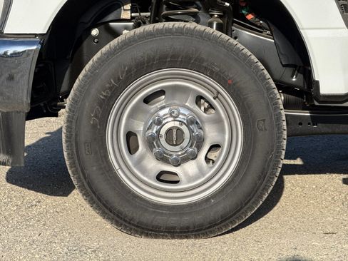 New 2025 Ford F350 XL w/ XL Chrome Package image 23